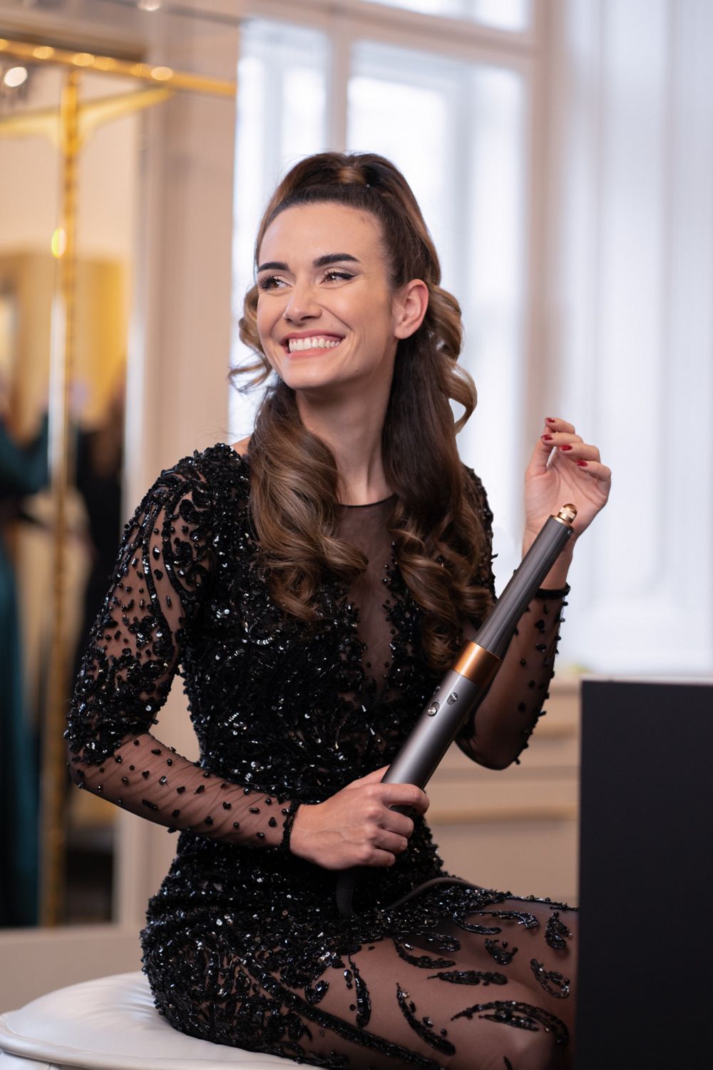 Kimberly Budinsky nutzt den Dyson Airwrap